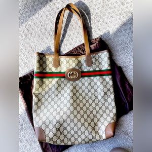 Authentic GUCCI GG Supreme Tote